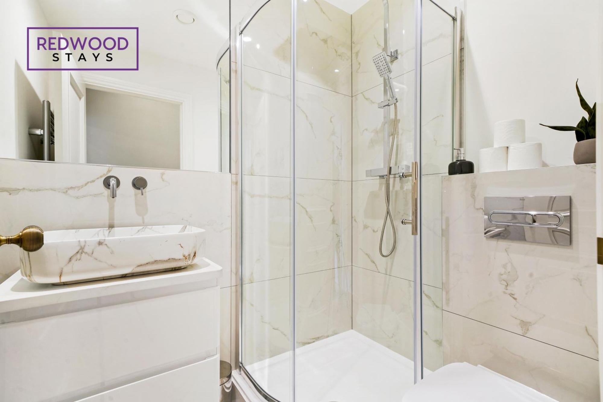 Top Quality 2 Bed 1 Bath Apartments For Contractors By Redwood Stays ريدينج المظهر الخارجي الصورة